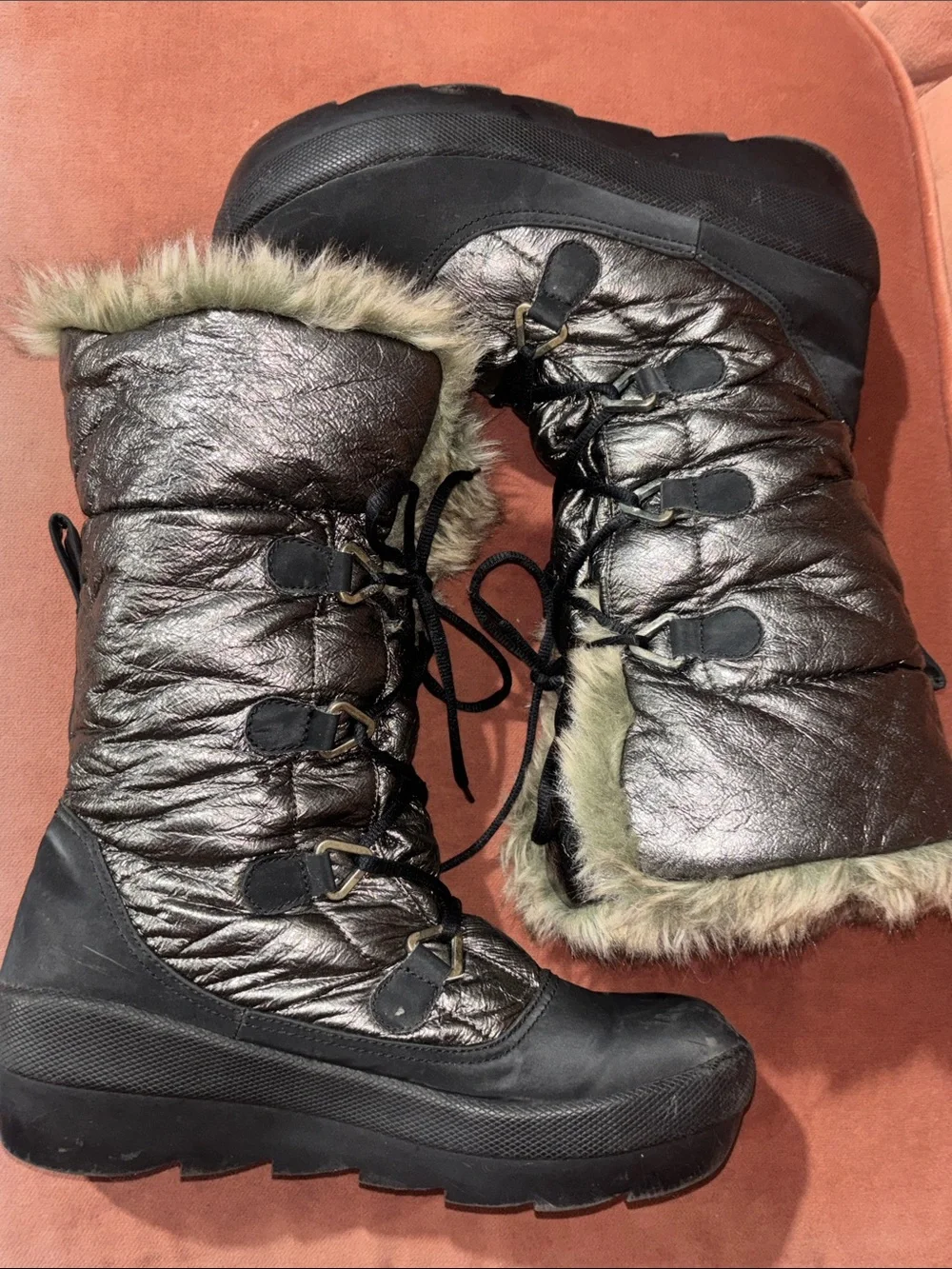 Vintage Cougar snow boots metallic lace up faux fur lined quilted women’s 10